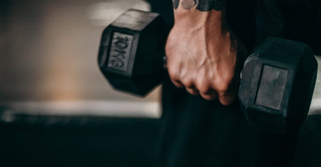 découvrez des conseils et des exercices efficaces pour la perte de poids des bras. transformez votre silhouette grâce à des routines adaptées et à une alimentation équilibrée.