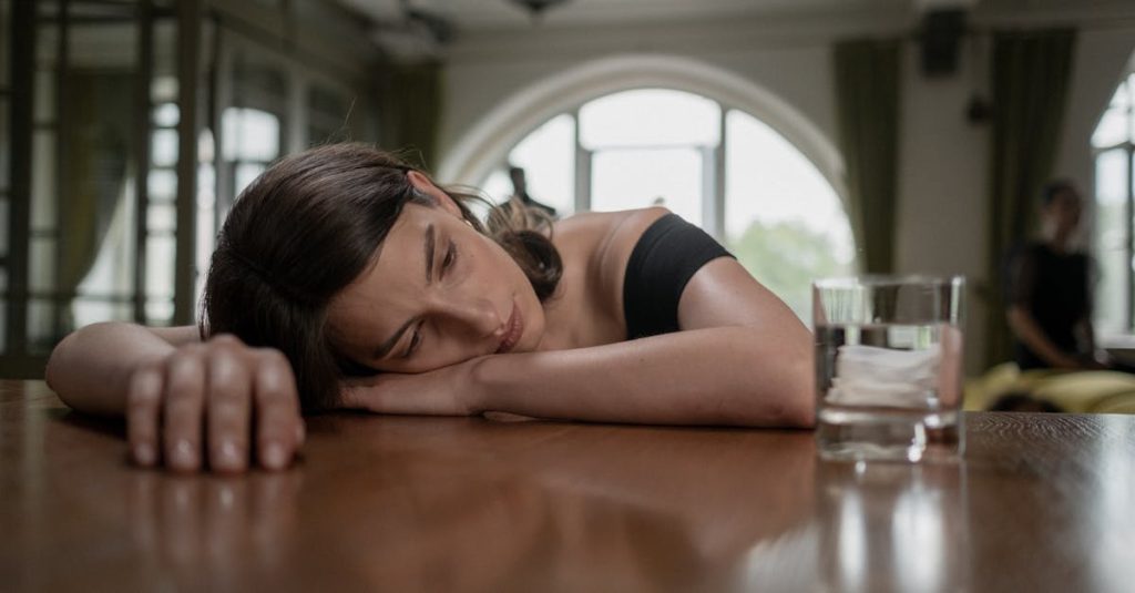 découvrez les causes et solutions au problème de la perte de volume des joues, un élément souvent négligé du vieillissement facial. nos conseils et traitements pour retrouver un visage plus plein et rajeuni.