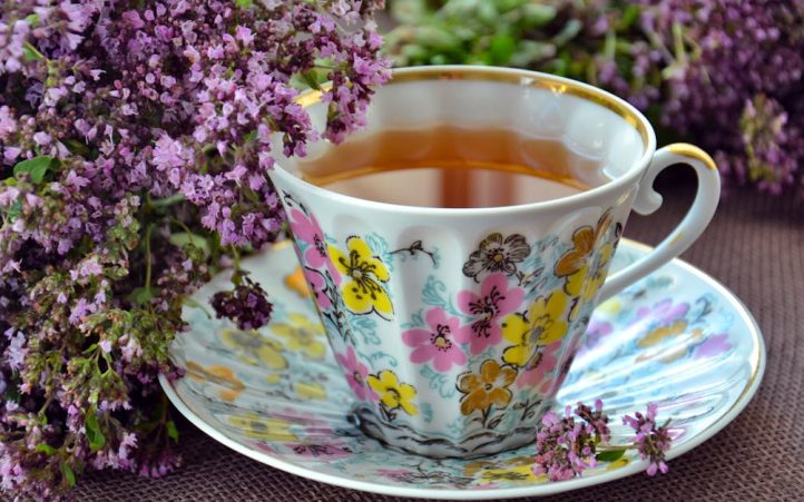 découvrez notre sélection de thés aux herbes, une infusion délicieuse et apaisante pour accompagner vos moments de détente. profitez des bienfaits naturels des plantes et savourez des mélanges uniques qui régaleront vos papilles.